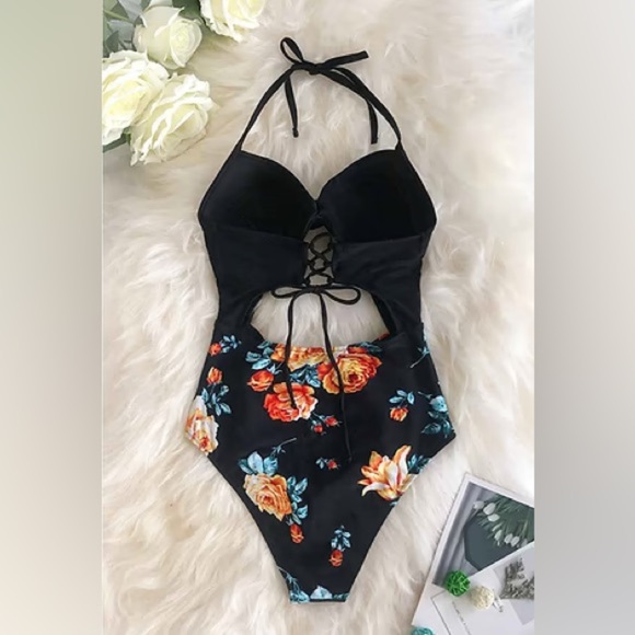 Floral Print Halter Tummy Control Lace up One Piece Swimsuit NWT Size M - Picture 1 of 3